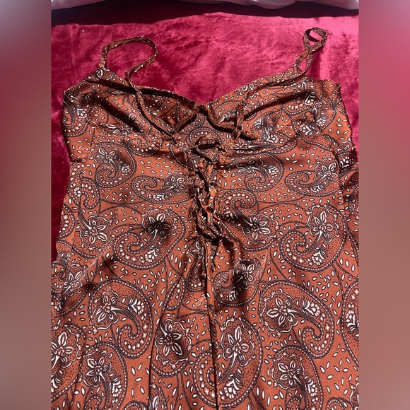 Beautiful midi split thigh satin dress - Picture 6 of 6